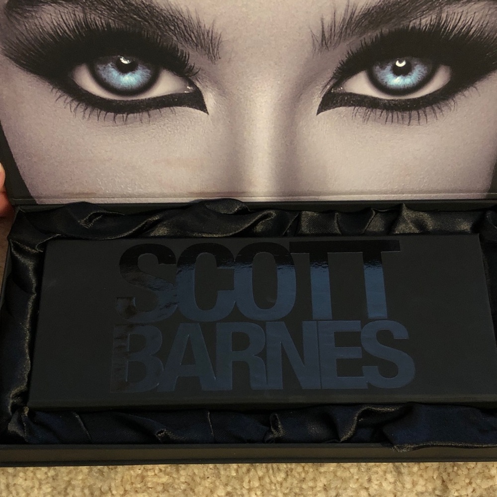 Scott Barnes Eyeshadow Palette - Black